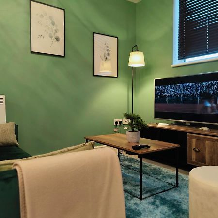 City Centered 2 Bed Serviced Apartment- Sherpa Homes Swindon Exteriör bild
