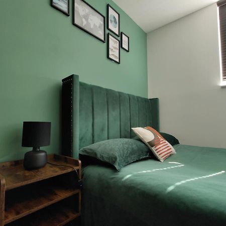 City Centered 2 Bed Serviced Apartment- Sherpa Homes Swindon Exteriör bild