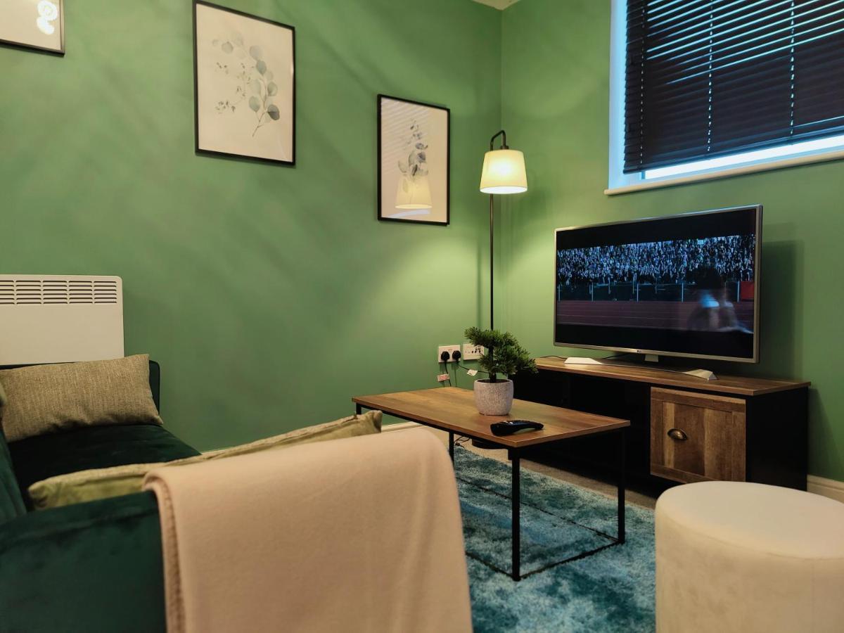 City Centered 2 Bed Serviced Apartment- Sherpa Homes Swindon Exteriör bild