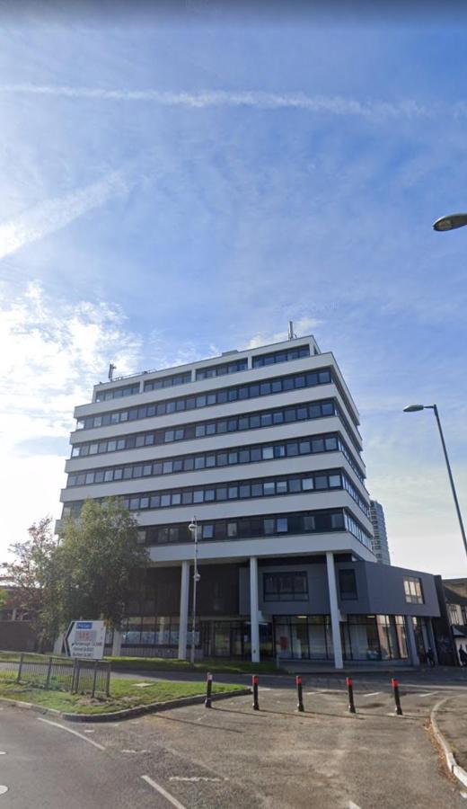 City Centered 2 Bed Serviced Apartment- Sherpa Homes Swindon Exteriör bild
