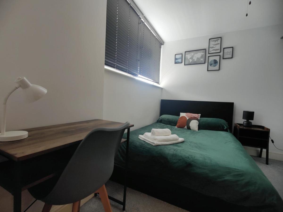 City Centered 2 Bed Serviced Apartment- Sherpa Homes Swindon Exteriör bild